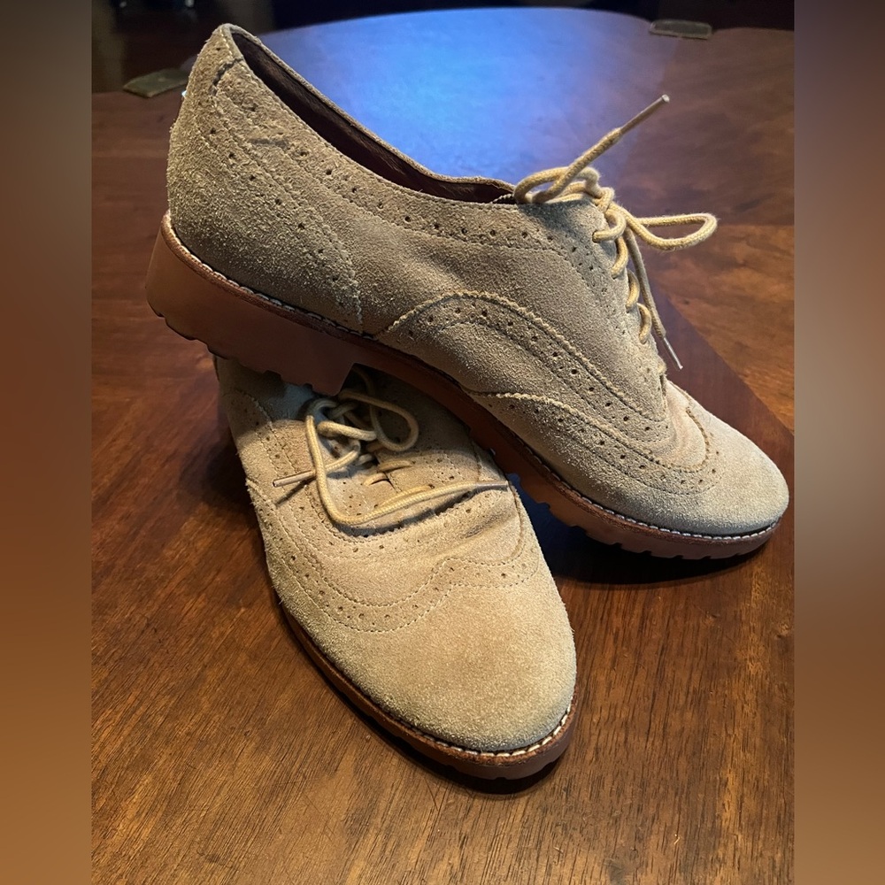Size 9 suede Sperry Oxford